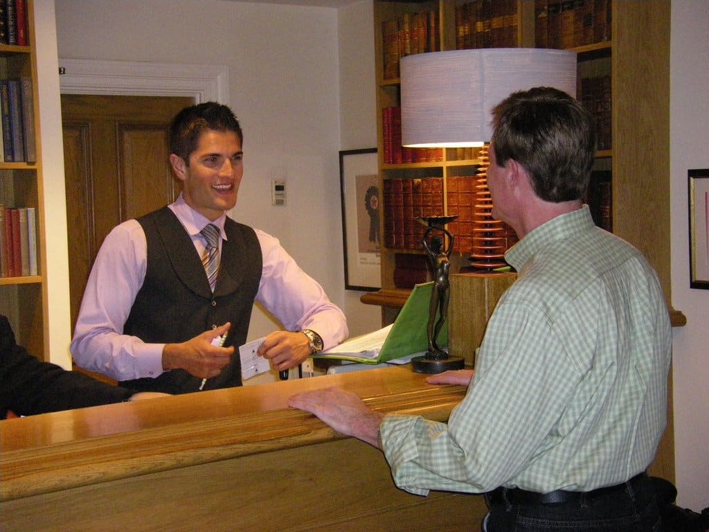 10 Kinds Of Hotel Guests You Should Never Be
