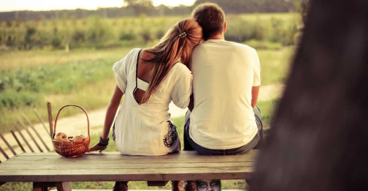 10 Things Happy Couples Do Differently - Elite Readers