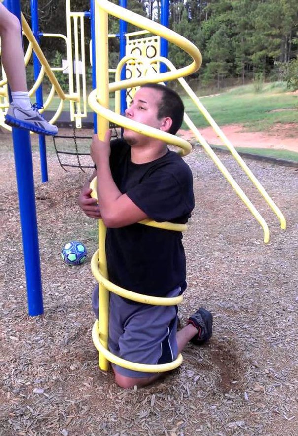 30 Embarrassing Adults Who Got Stuck In The Playground ...